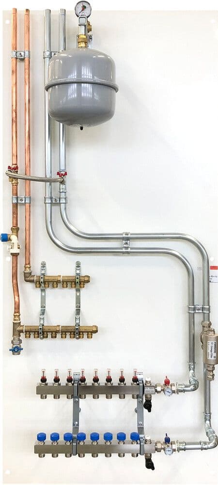 Panneau prefab pour pompe à chaleur vase d'expansion filtre à impuretés sanitaire SYSTEMPEX CPS Schütz vue 1