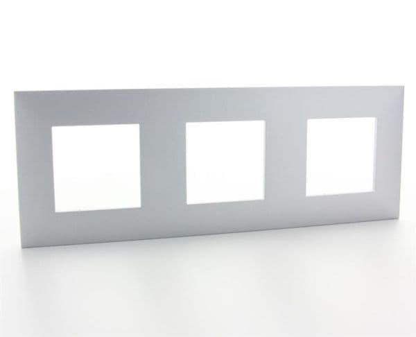 Valena plaque 3 postes horizontal - vertical entraxe 71mm Alu vue 1