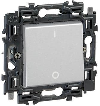 Valena interrupteur bipolaire 16AX appareil complet Alu à griffes vue 1