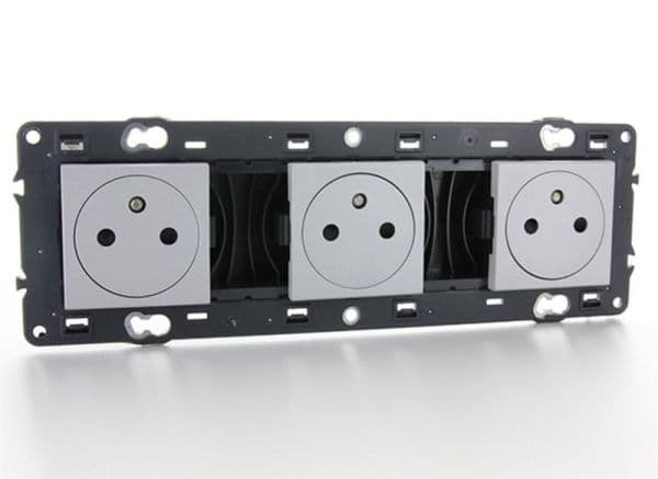 Valena prise 3 x 2 pôles + T précâblée affleurant appareil complet Alu à vis vue 1