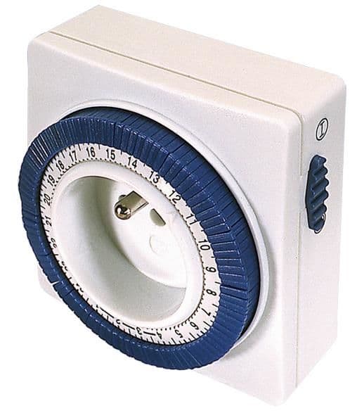 Programmateur mécanique - 24h - prise 2 pôles + T 16A - 3680W vue 1