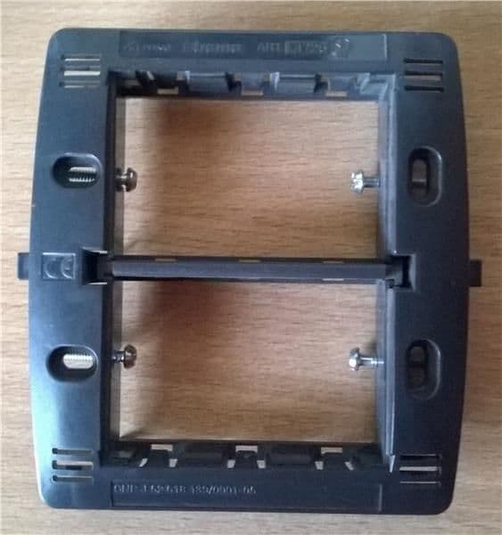 Support 2 x 3 modules living vue 1