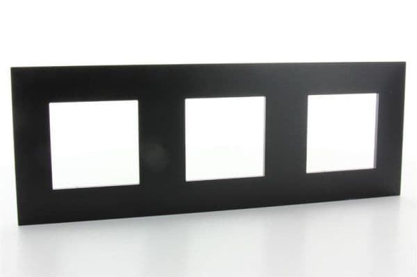 Valena plaque 3 postes horizontal - vertical entraxe 71mm Noir Chrome vue 1