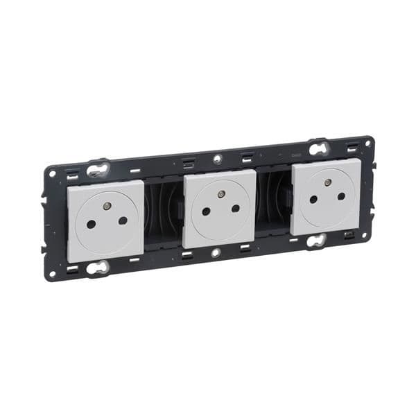 Valena prise 3 x 2 pôles + T précâblée affleurant appareil complet Blanc à vis vue 1