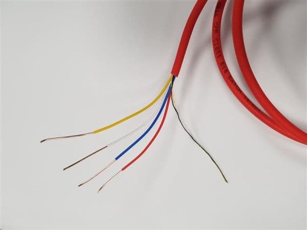 Tggf 1 x 4 x 0.8 Rouge sur bobine de 500m classe CPR: CCA s1d1a1 vue 1