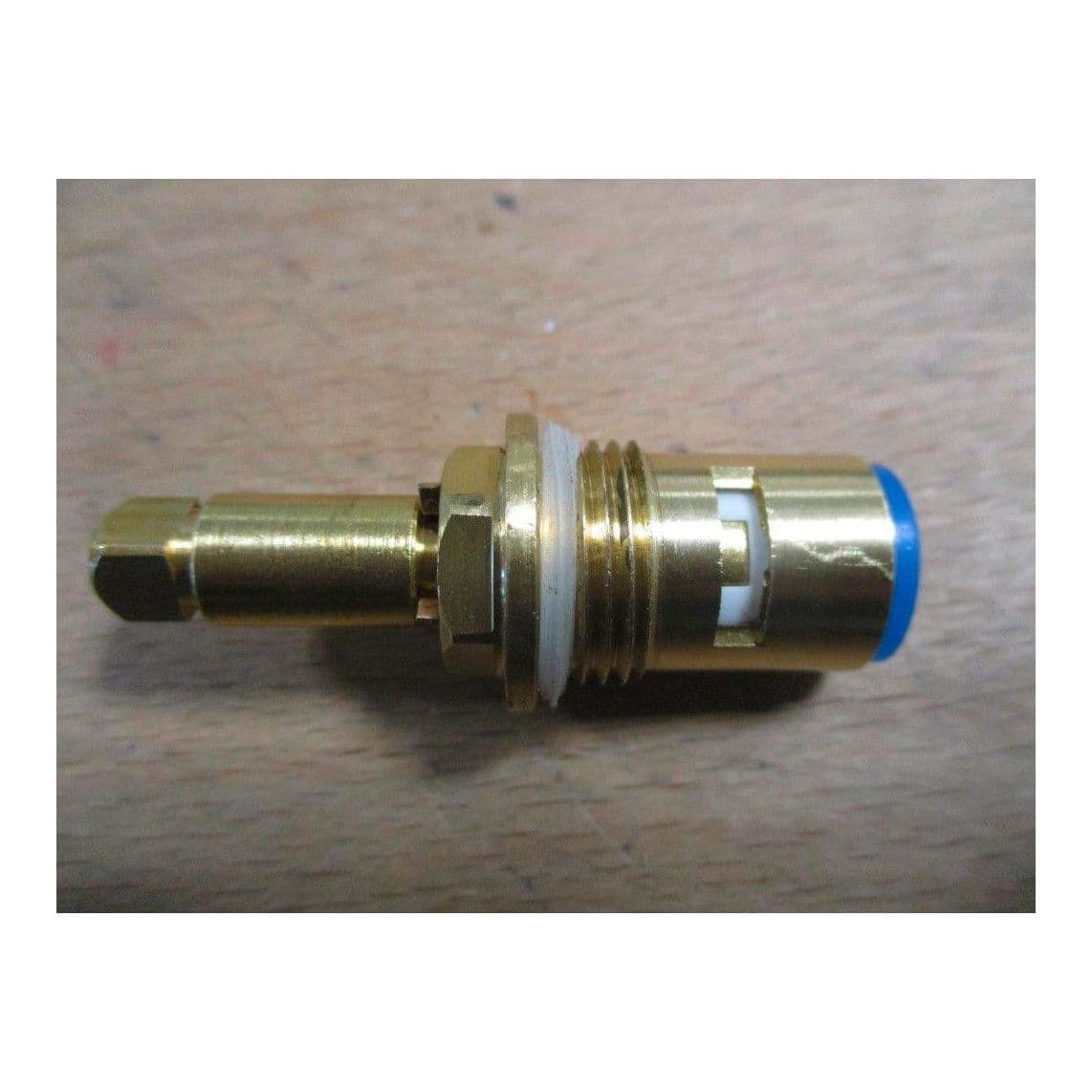 01501 Couvercle de vanne d'eau froide, avec joint bleu, pour 5871079 et autres vue 1