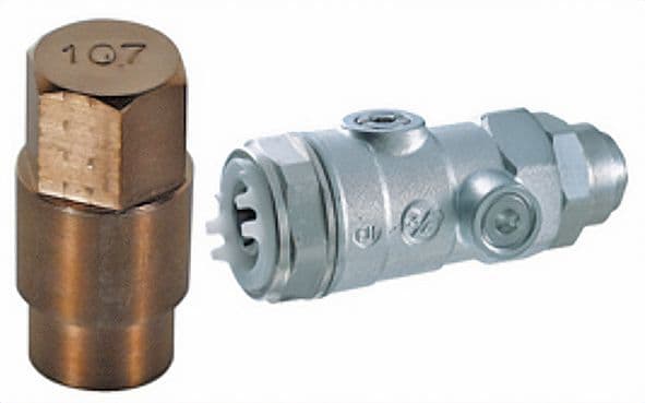 SET DE 2 CLES POUR CHANGEMENT MECANISME ROBINET INTERN THERMIQUE GIACOMINI vue 1