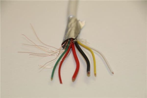 Câble d'alarme 2 x 0.75 + 4 x 0.22 Lsoh sur bobine classe CPR: CCA s1d1a1 vue 1
