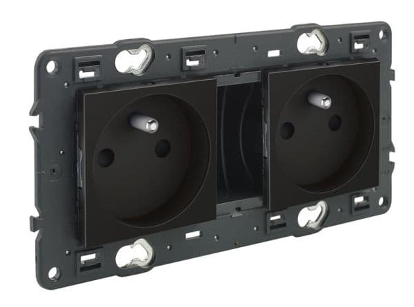 Valena prise 2 x 2 pôles + T précâblée appareil complet Noir à vis vue 1