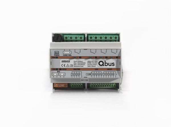 Module de règlage analogue (4 x 0 / 1 - 10V ou PWM + 4 x relais vue 1