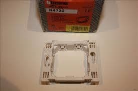 Support 2 modules light entr'axe 57mm - fixation vis vue 1