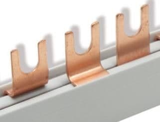 Barrette isolée à fourchettes 10mm² 3 pôles 18 modules avec embouts vue 1
